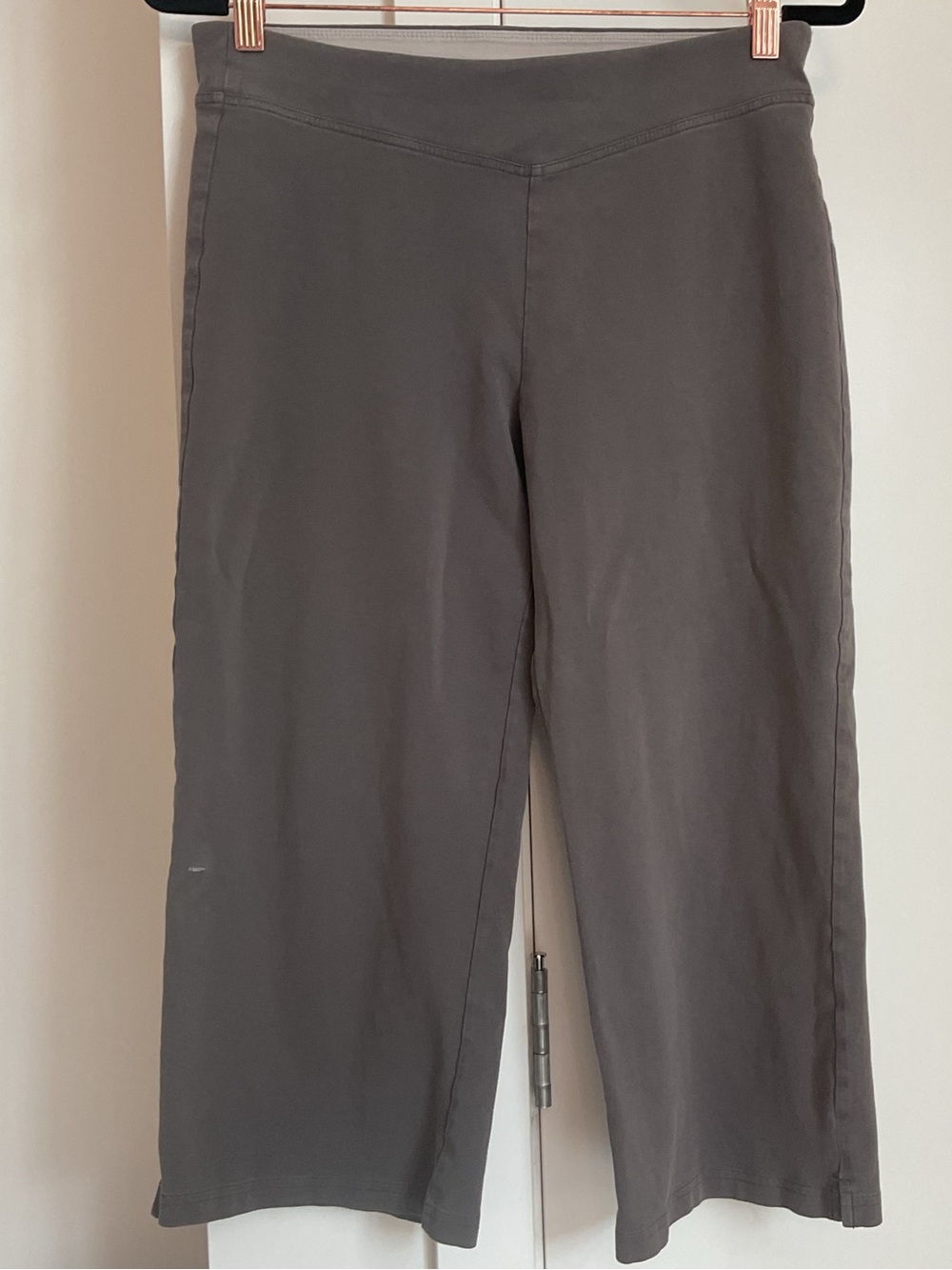 BODY** BLEU Soft Cotton Lounge / Sleepwear Wide and cropped bottoms.